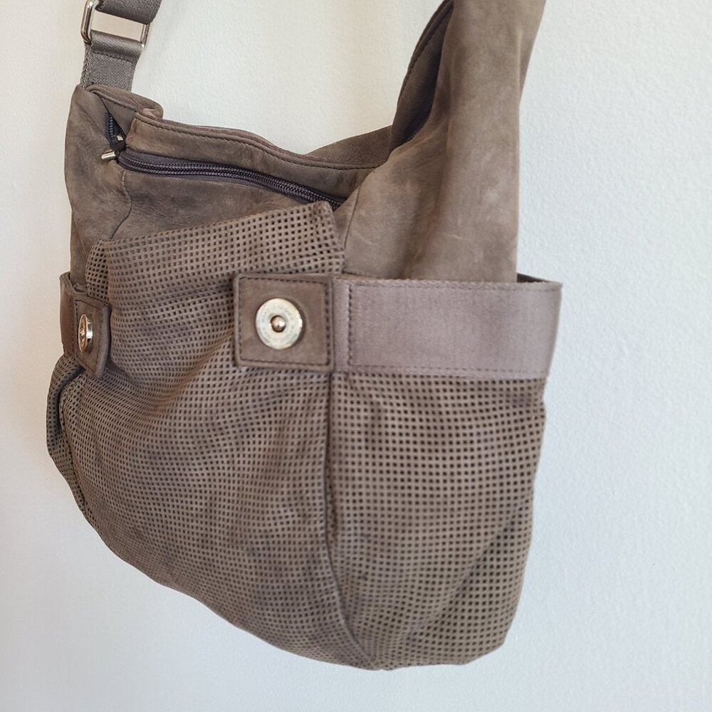 Vintage Mandarina Duck Women's black Leather Shoulder Bag - Picture 4 of 10